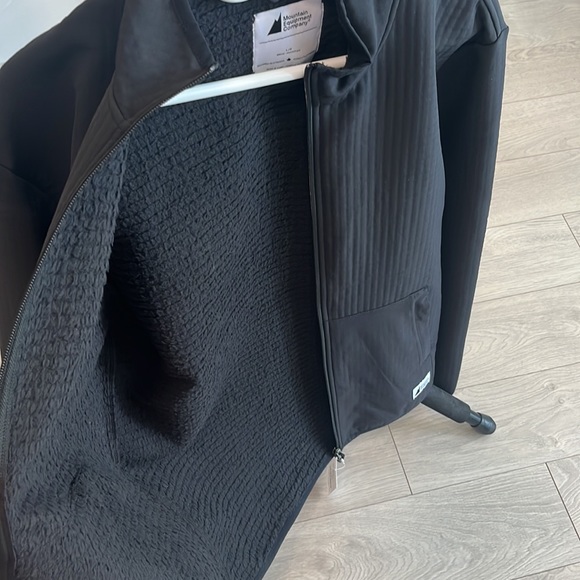 Lined Zip Up sweater - MEC, brand new - Picture 4 of 6